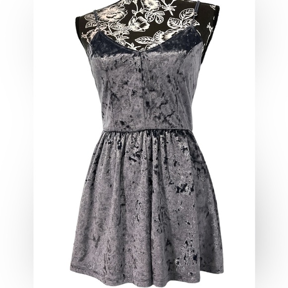 LA HEARTS velvet romper - Picture 1 of 8